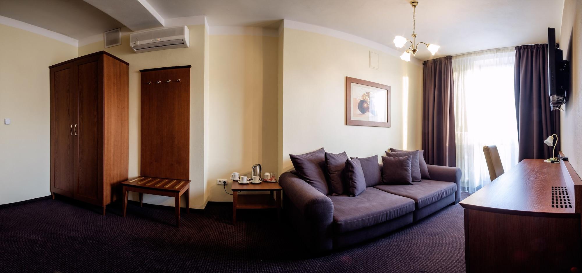 Hotel Polana Зволен Екстериор снимка