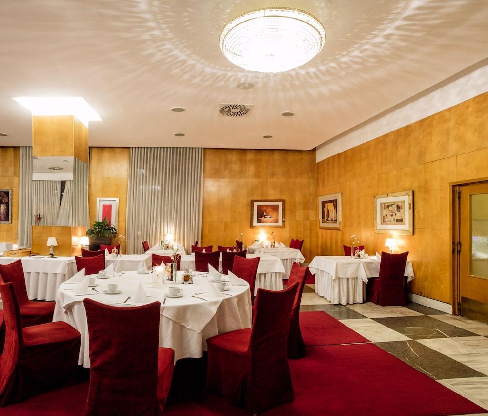 Hotel Polana Зволен Екстериор снимка