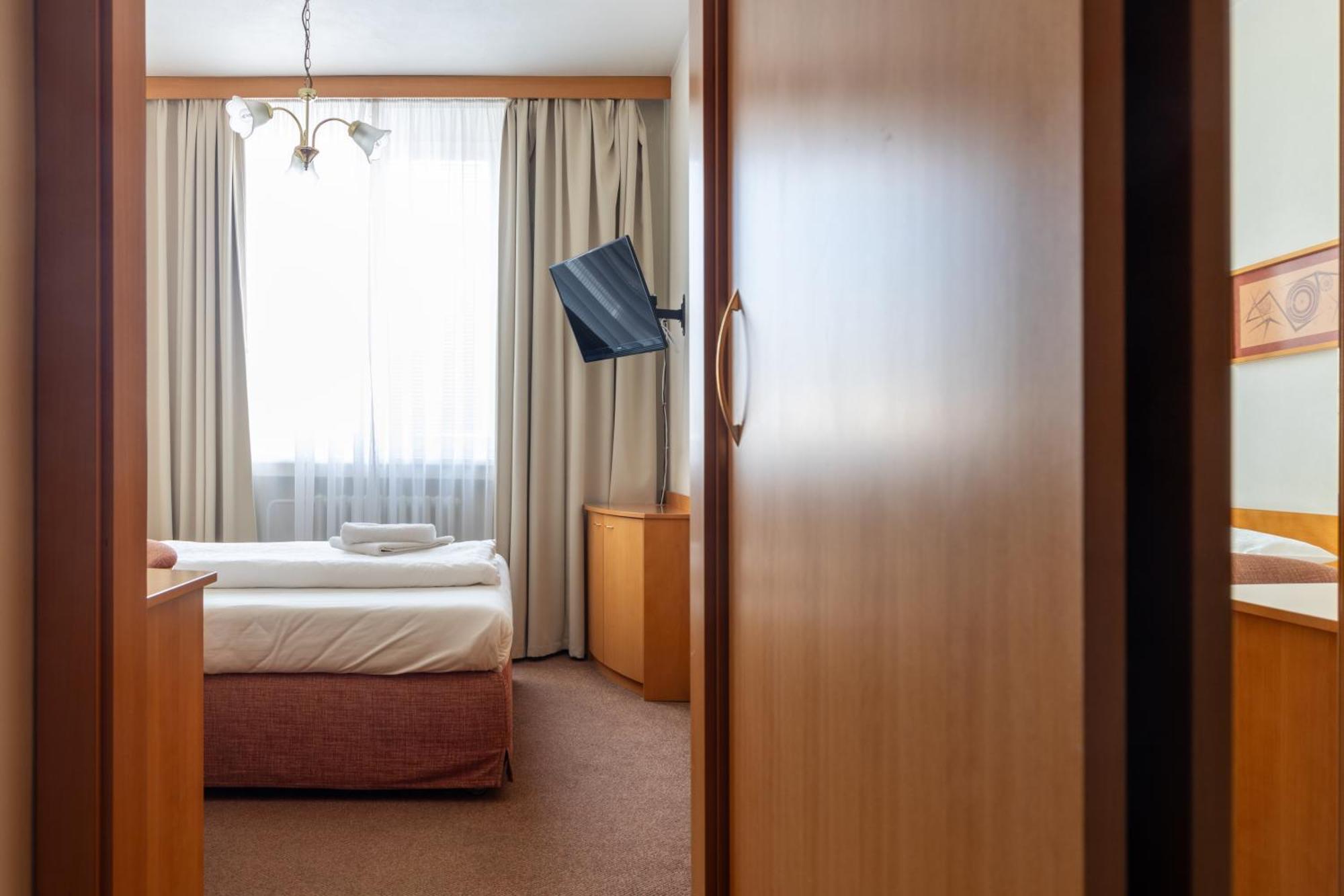 Hotel Polana Зволен Екстериор снимка