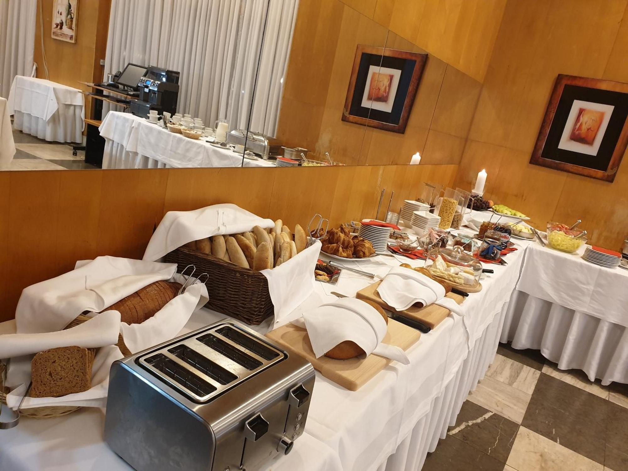 Hotel Polana Зволен Екстериор снимка